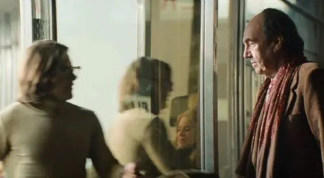 Fernando 'Nando' Parrado aparece durante breves segundos en la película abriendo la puerta al actor que lo interpreta. Fernando 'Nando' Parrado aparece durante breves segundos en la película abriendo la puerta al actor que lo interpreta.