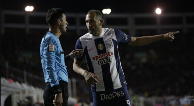 Hernán Barcos fue expulsado ante Cienciano y podría recibir más de una fecha de suspensión.