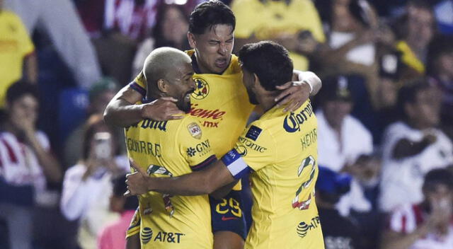 América ganó 1-0 a Chivas de Guadalajara con el solitario gol de Ramón Juárez. América ganó 1-0 a Chivas de Guadalajara con el solitario gol de Ramón Juárez.