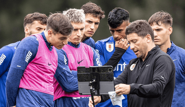 La seleción uruguaya prepara temible once para enfrentarse a Perú por Eliminatorias.
