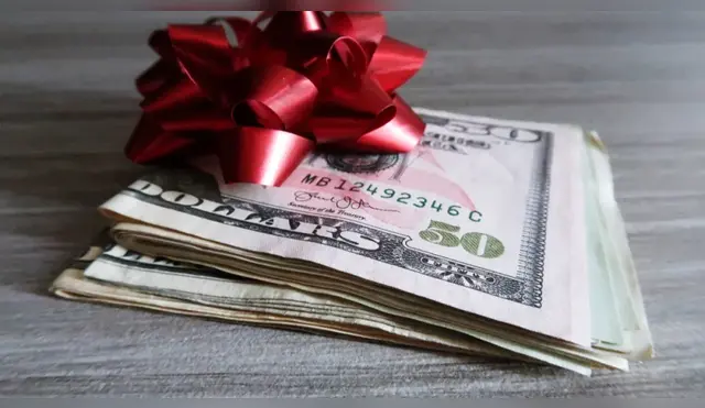 El monto del bono varía según el tamaño de la empresa: 6% del salario hasta $10,000 para más de 15 empleados y 3% para 15 o menos. Esto equivale a $600 o $300, respectivamente.