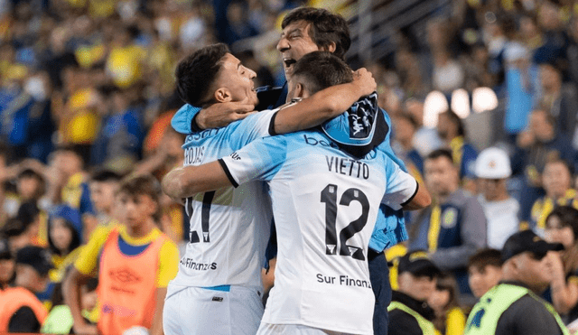 Racing derrotó 2-0 a Rosario Central por la fecha 25 de la Liga Profesional. Racing derrotó 2-0 a Rosario Central por la fecha 25 de la Liga Profesional.