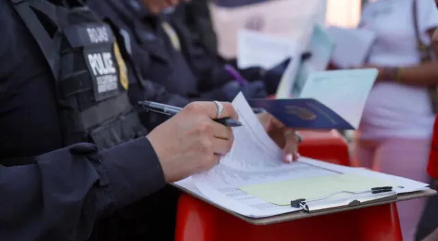 Conoce qué hacer si rechazan mi solicitud de visa o green card. Conoce qué hacer si rechazan mi solicitud de visa o green card.