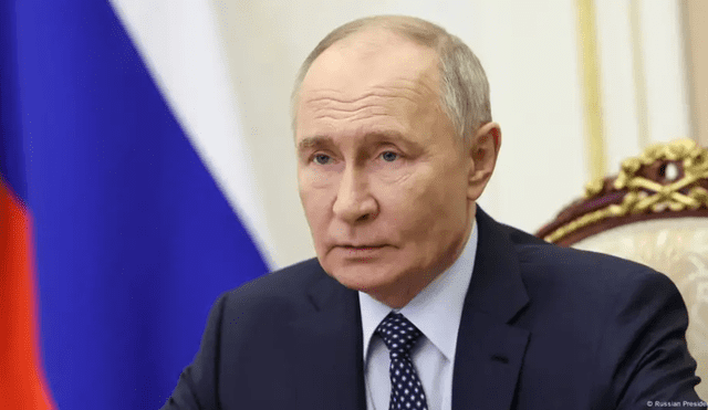 El presidente de Rusia, Vladimir Putin, ofreció disculpas por el accidente de un vuelo de Azerbaijan Airlines en Chechenia, que dejó 38 fallecidos. El presidente de Rusia, Vladimir Putin, ofreció disculpas por el accidente de un vuelo de Azerbaijan Airlines en Chechenia, que dejó 38 fallecidos.