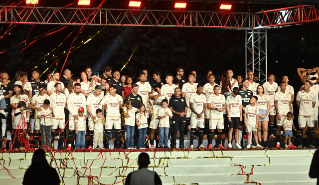 Universitario realizó la presentación de su plantel en la Noche Crema 2025. Universitario realizó la presentación de su plantel en la Noche Crema 2025.