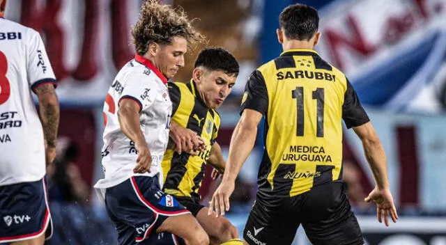 Nacional no pudo en casa ante Peñarol y empataron 1-1 por el Torneo Apertura.