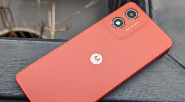 Este celular barato, pese a su precio, supera en un par de cosas a este iPhone que vale de US$700 dólares. Este celular barato, pese a su precio, supera en un par de cosas a este iPhone que vale de US$700 dólares.