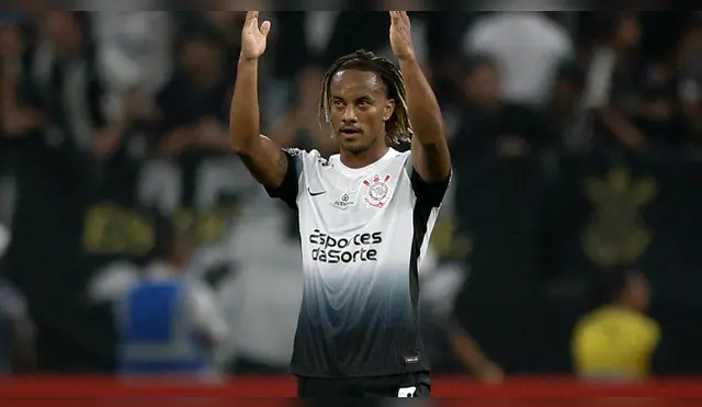André Carrillo no pudo evitar la eliminación de Corinthians de la Copa Libertadores 2025.