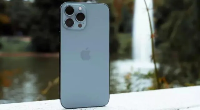 Este iPhone tiene sus años en el mercado, pero pese a ello, es uno de los más solicitado y aún aparece en los rankings de teléfonos más vendidos.