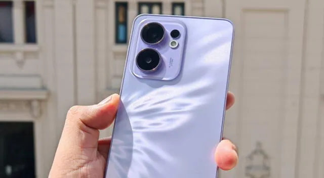 El Oppo Reno 13F 5G es un smartphone de gama media que supera al Galaxy A56 5G de Samsung.