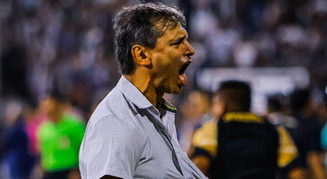Fabián Bustos no cumplió con sus 4 fechas de suspensión.