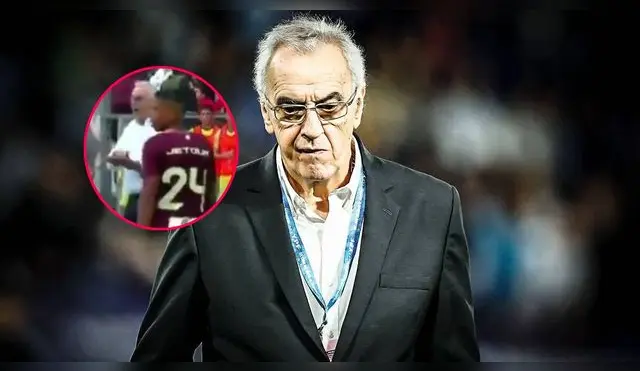 Jorge Fossati y el gesto peculiar en el partido de Universitario.