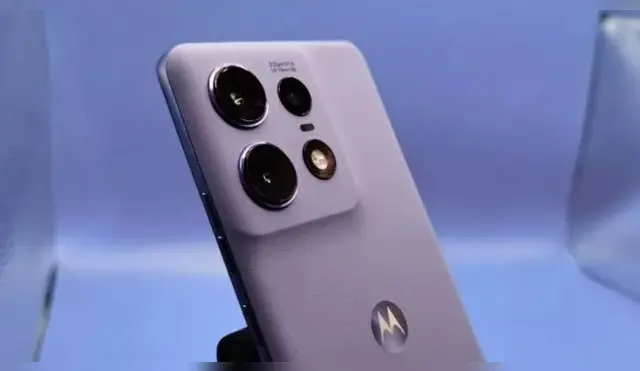Este teléfono de Motorola es mejor que Samsung en rendimiento y cámara.