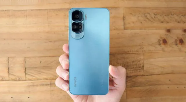 El Honor 90 Lite es un smartphone de gama media que supera en todo al Galaxy A15 de Samsung.