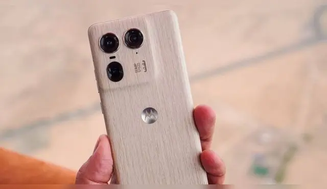 Este Motorola de 2024 destaca del resto por su pantalla poderosa y un notable juego de cámaras.