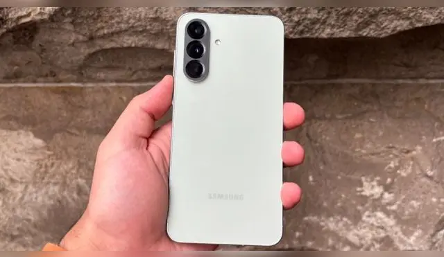 Este celular ha dejado con la boca abiertas  a usuarios y especliastas en tecnología.
