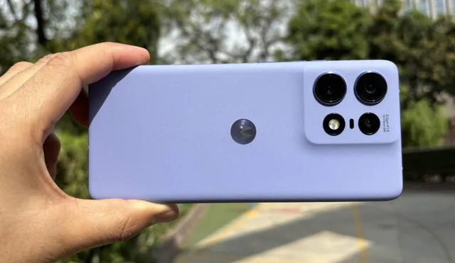 El Motorola Edge 50 Pro 5G es uno de los mejores gama alta que supera en todo al iPhone 15 Pro de Apple.