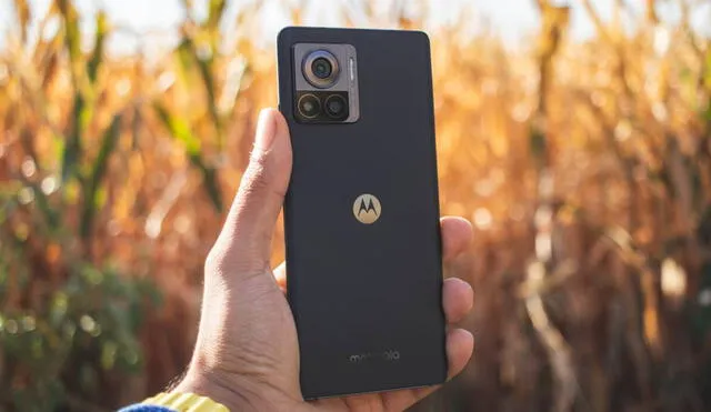 El Motorola Edge 30 Ultra es el gama alta más potente que se lanzó en 2022 y sigue superando en todo al S24 Ultra de Samsung.