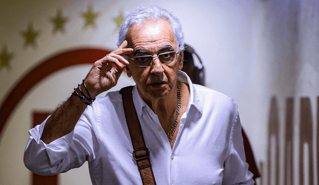 Jorge Fossati estuvo unos días en Uruguay y regresó al Perú para unirse a los entrenamientos de Universitario. Jorge Fossati estuvo unos días en Uruguay y regresó al Perú para unirse a los entrenamientos de Universitario.