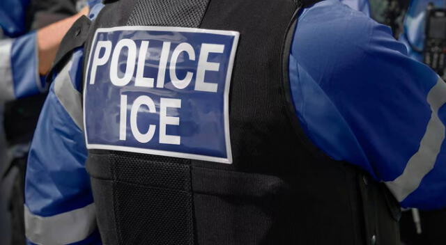 Se les prohíbe a agentes del ICE que usen mascarillas. Se les prohíbe a agentes del ICE que usen mascarillas.