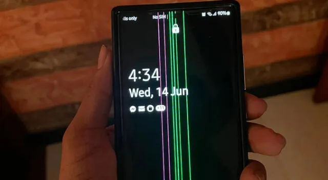 Qué hacer si aparece una línea verde en la pantalla de mi celular. Qué hacer si aparece una línea verde en la pantalla de mi celular.
