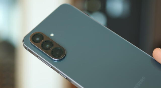 Si quieres un gama medio bonito y potente, este Samsung espera por ti.
