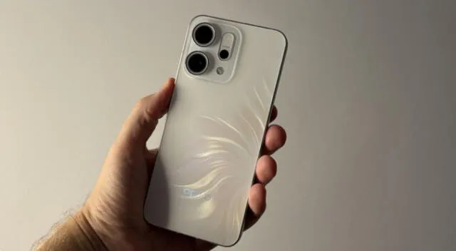 Este celular es casi perfecto en todos sus aspectos, pero solo tiene un problema. Este celular es casi perfecto en todos sus aspectos, pero solo tiene un problema.
