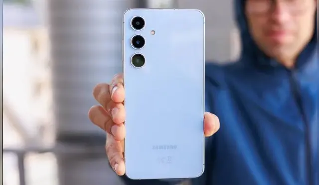 El Galaxy S24 Fan Edition es un teléfono de gama alta que cuesta menos y es una de las mejores alternativas por su gran calidad.