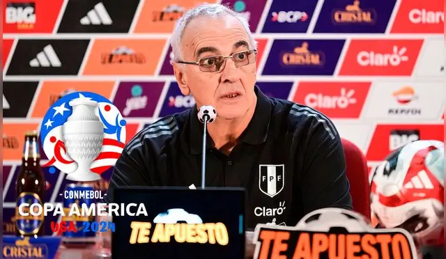 Jorge Fossati enfocado en la Copa América 2024.   