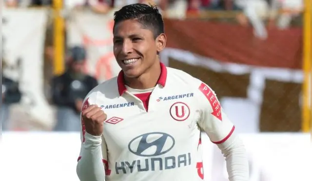 Raúl Ruidíaz salió campeón con Universitario en la temporada 2023.   