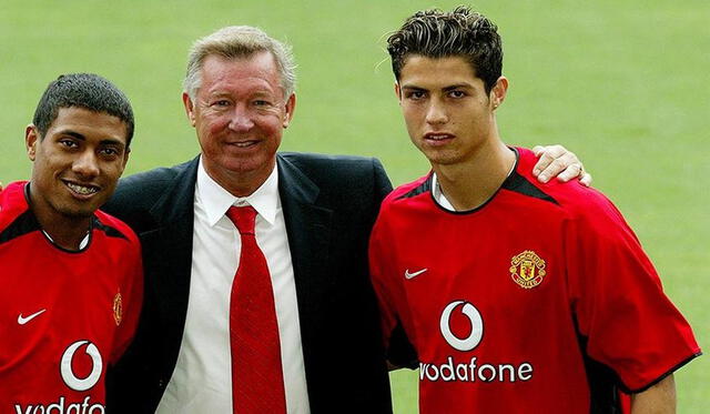 Cristiano Ronaldo presentado en Manchester United Cristiano Ronaldo presentado en Manchester United