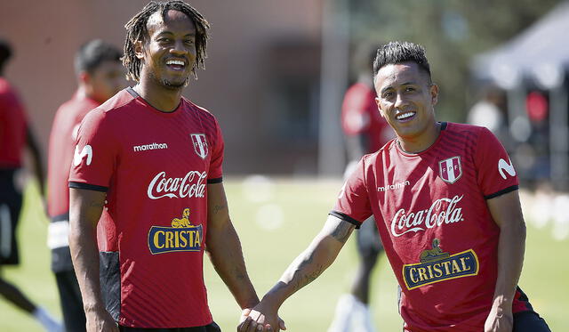Cueva y Carrillo son socios en ataque.