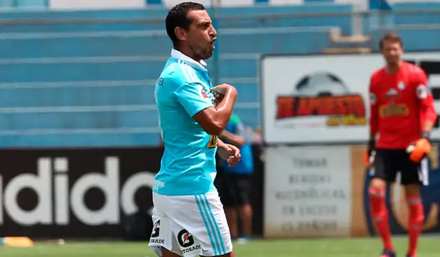 Renzo Sheput anotó más de 50 goles con camiseta de Sporting Cristal.   