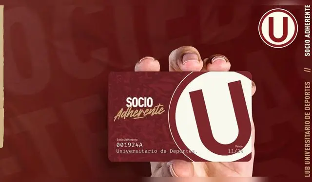 Universitario presentó el carne 'Socio Aherente. (Foto: Captura)   