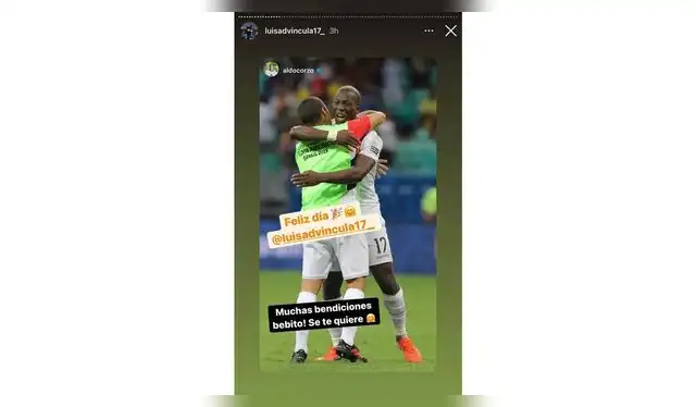 Aldo Corzo saludó calurosamente a Luis Advíncula.   