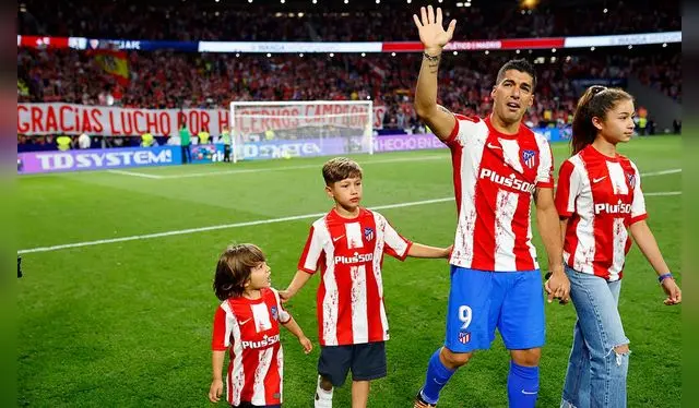  Luis Suárez en su despedida del Atlético de Madrid.   