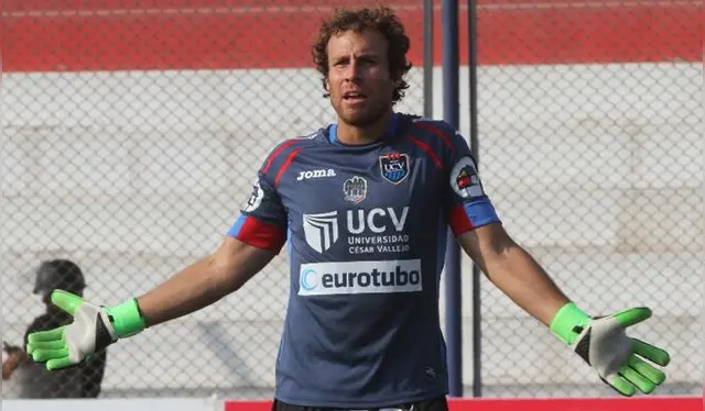 Salomón Libman fue citado por primera vez por Gareca en 2015, cuando tapaba en la Universidad César Vallejo.   