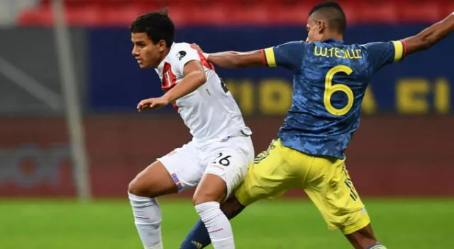 Jhilmar Lora jugando contra Colombia en la Copa América 2021.   