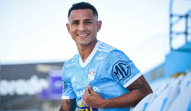 Yoshimar Yotún volvió a Sporting Cristal después de 8 años. Yoshimar Yotún volvió a Sporting Cristal después de 8 años.