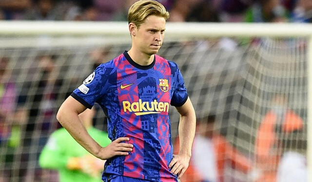 Frenkie de Jong quiere jugar la Champions League con el Barcelona pero no acepta una baja salarial. Frenkie de Jong quiere jugar la Champions League con el Barcelona pero no acepta una baja salarial.