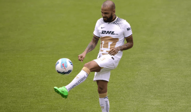 Dani Alves, la nueva estrella de Pumas. Dani Alves, la nueva estrella de Pumas.