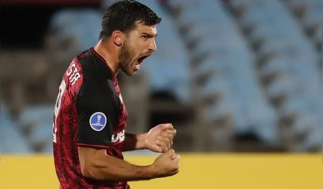 Bernardo Cuesta con Melgar en la Copa Libertadores.
