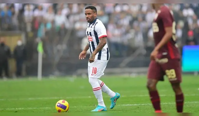 Jefferson Farfán en Alianza Lima Jefferson Farfán en Alianza Lima