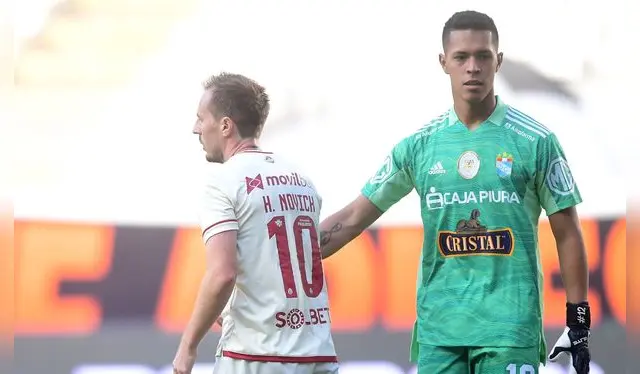 Renato Solís debutó profesionalmente en Sporting Cristal en 2019.   