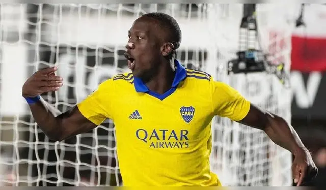 Luis Advíncula tiene contrato con Boca Juniors hasta 2024.   