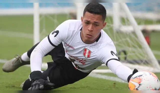  Renato Solís con la Selección Peruana en Videna.   