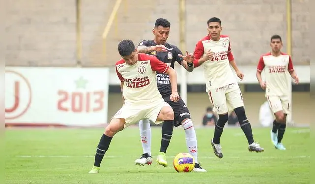  David Dioses con la reserva de Ayacucho FC ante Universitario.   