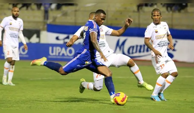 Roberto Villamarín en el último partido de Mannucci vs Ayacucho FC. Roberto Villamarín en el último partido de Mannucci vs Ayacucho FC.