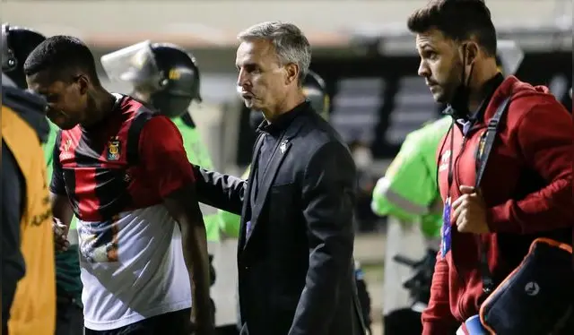 <strong>Pablo Lavallen ya no sigue en Melgar</strong>   