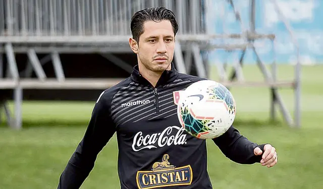 Gianluca Lapadula, carta de gol de Perú Gianluca Lapadula, carta de gol de Perú